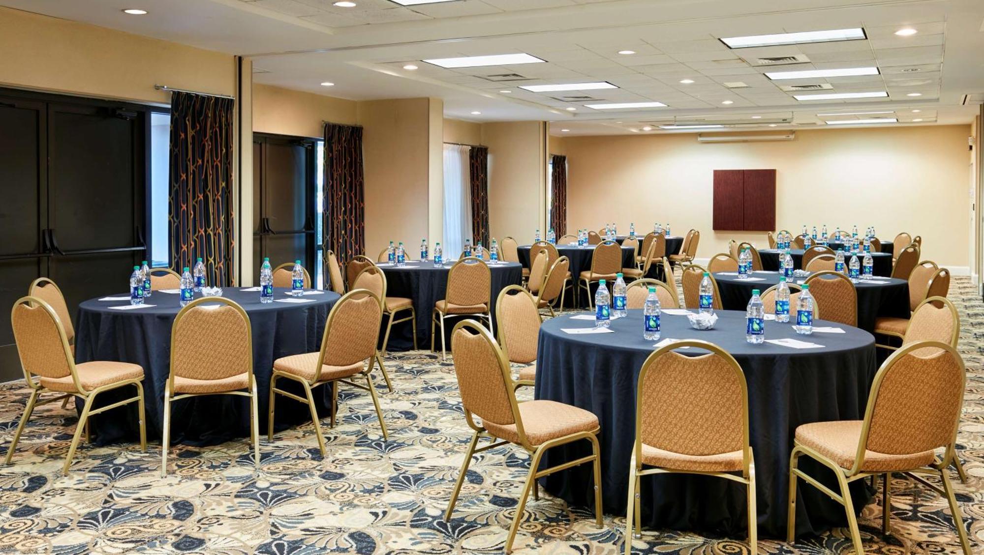 Hotel Hampton & Concord-charlotte Concord