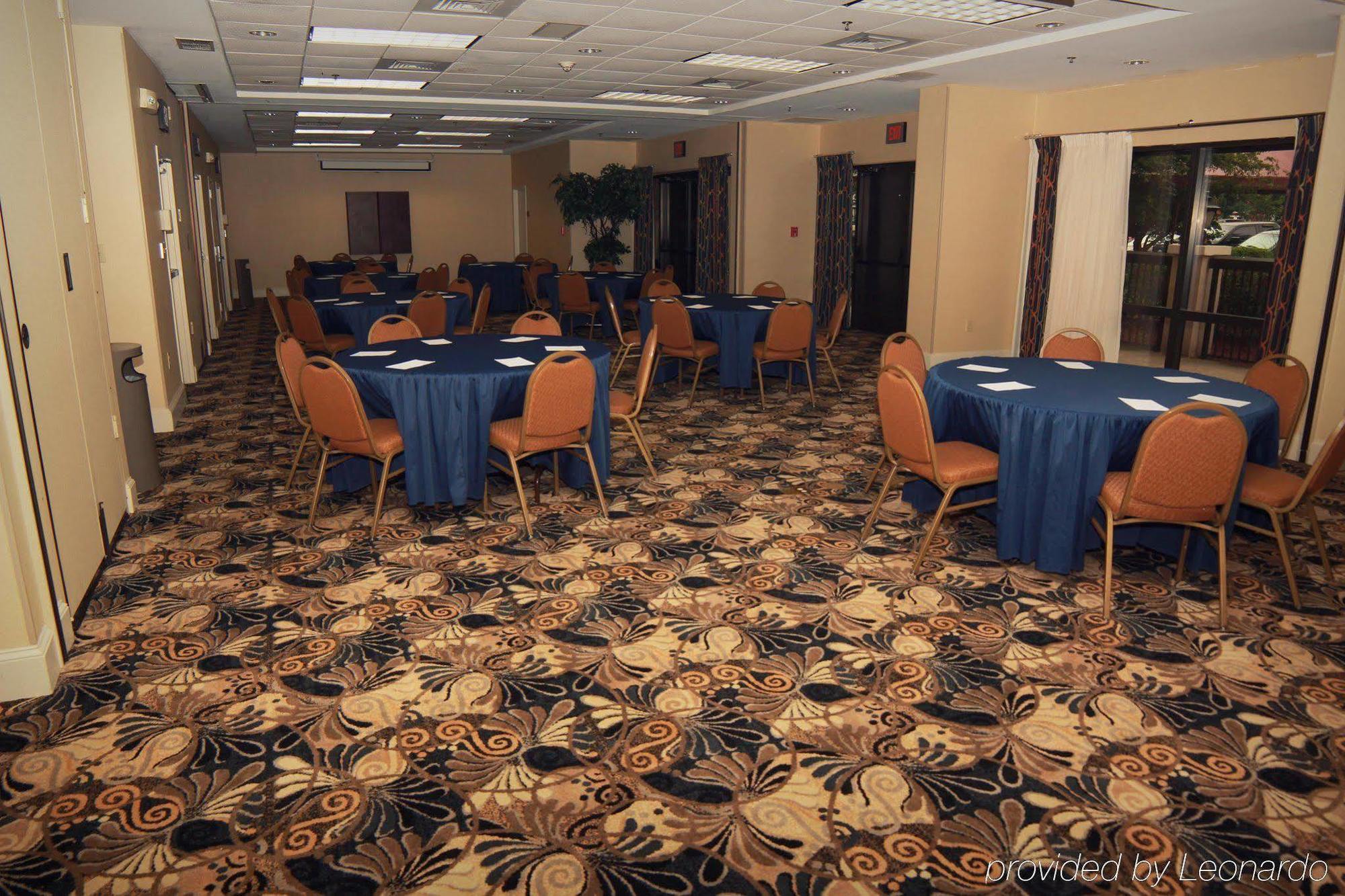 Hotel Hampton & Concord-charlotte